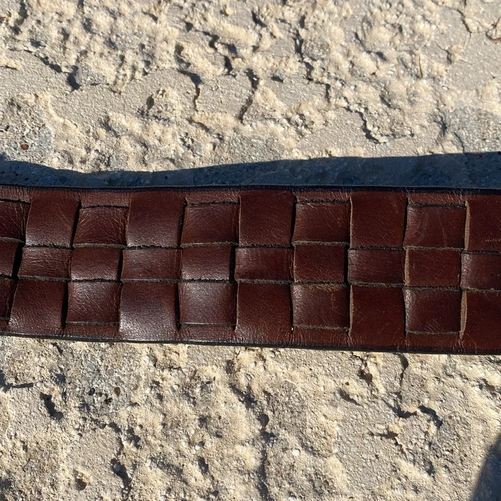 Aeropostale woven leather belt brown with basket weave & antiqued brass buckle
